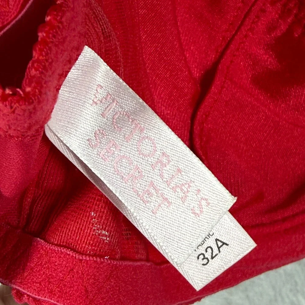 Victoria's‎ Secret Red Floral Lace Front-Close Underwire Bra 32A 136499-W33